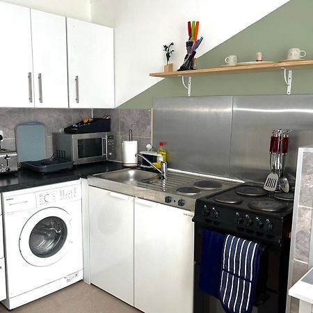 Crescent Apartment - Modern 1 Bedroom First Floor Goodmayes Luaran gambar