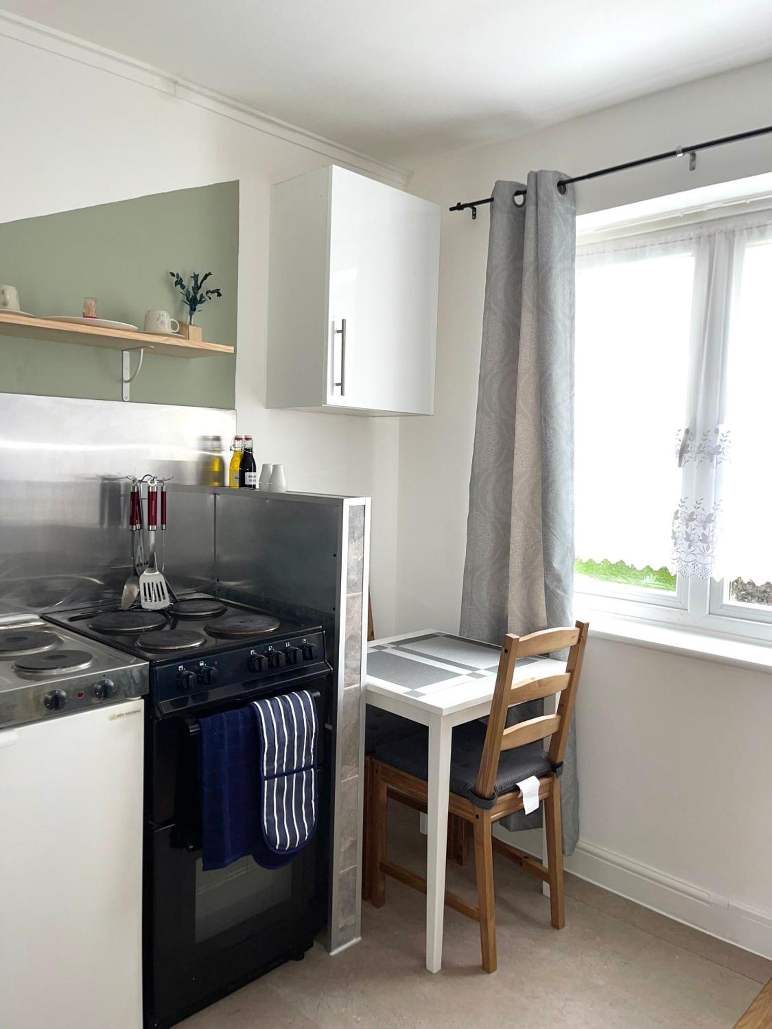 Crescent Apartment - Modern 1 Bedroom First Floor Goodmayes Luaran gambar