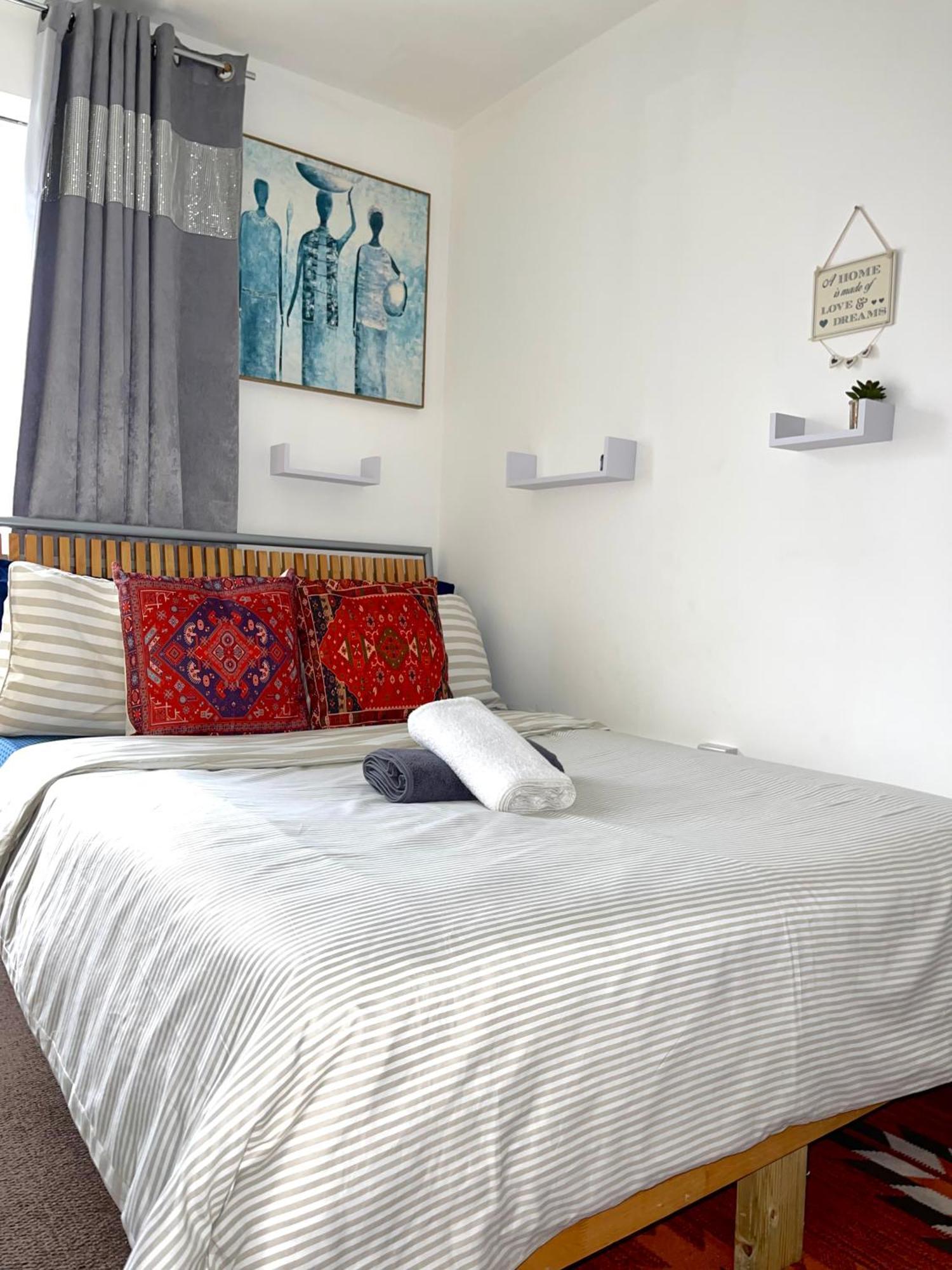Crescent Apartment - Modern 1 Bedroom First Floor Goodmayes Luaran gambar